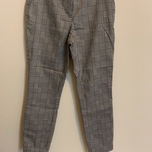 H&M Womens Size 6 Dress Pants Plaid Trousers Black White Slim Straight Leg - Picture 2 of 7